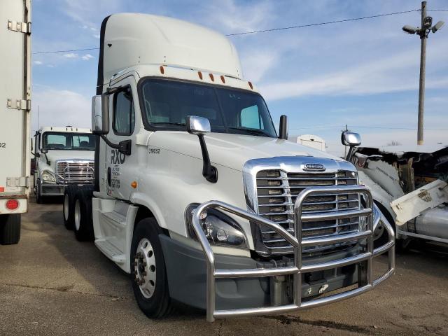 2014 FREIGHTLINER CASCADIA 125  2014 image