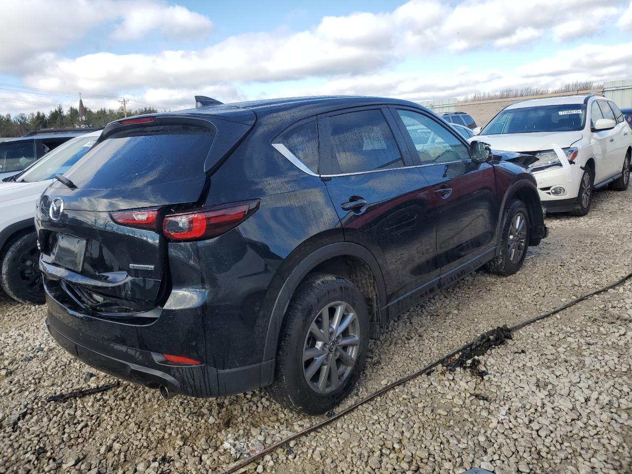 Image 3 of 2023 MAZDA CX-5 PREFERRED 2023 with VIN JM3KFBCM4P0188735
