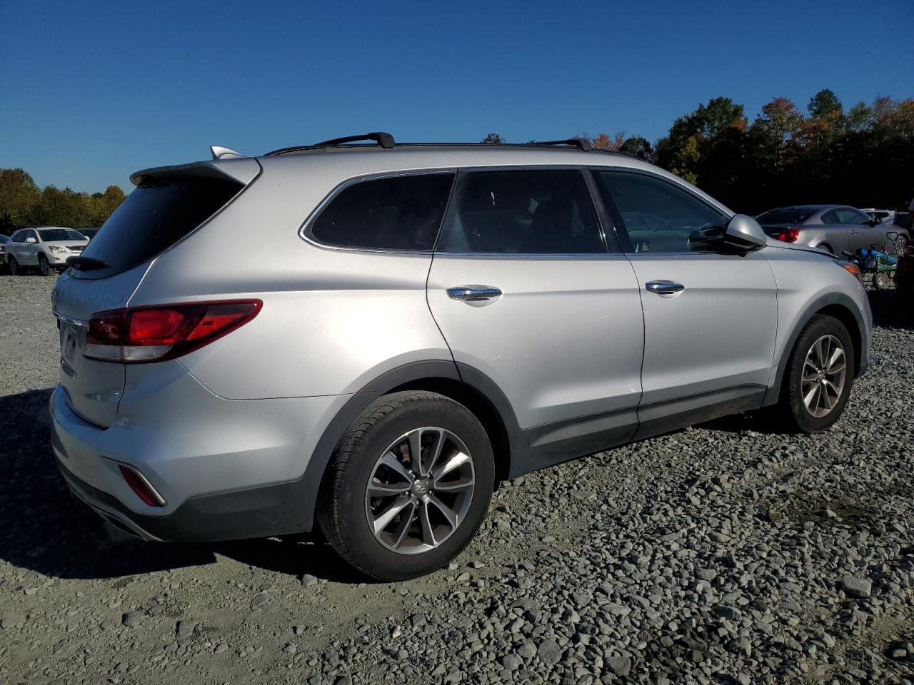 Изображение 3 2017 HYUNDAI SANTA FE SE 2017 с VIN KM8SM4HF2HU177596