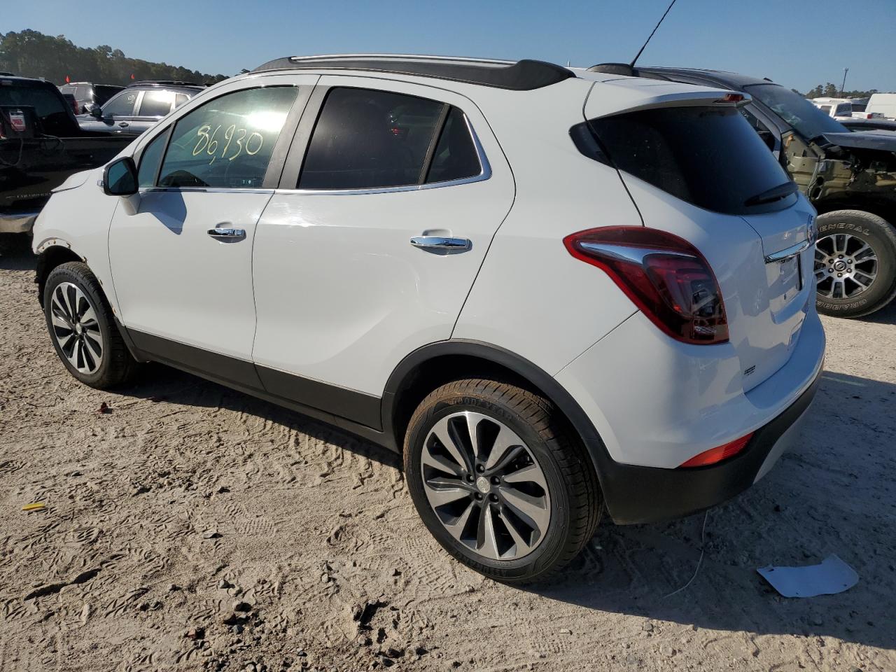 Obraz 2 z Buick Encore Essence 2020 z VIN KL4CJGSB1LB057599