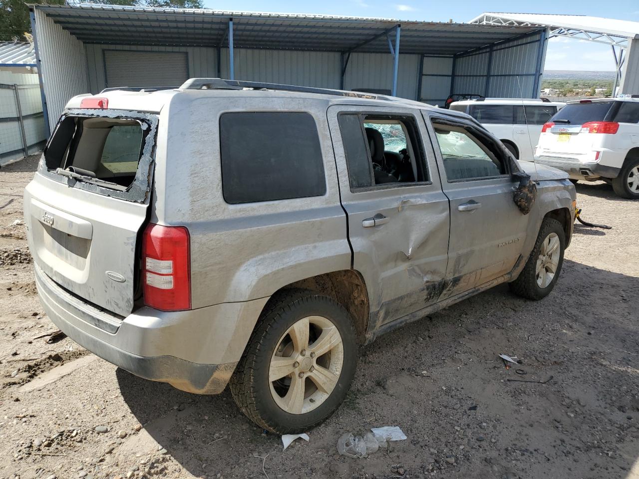 Obraz 3 z 2016 JEEP PATRIOT LATITUDE 2016 z VIN 1C4NJRFB7GD645778