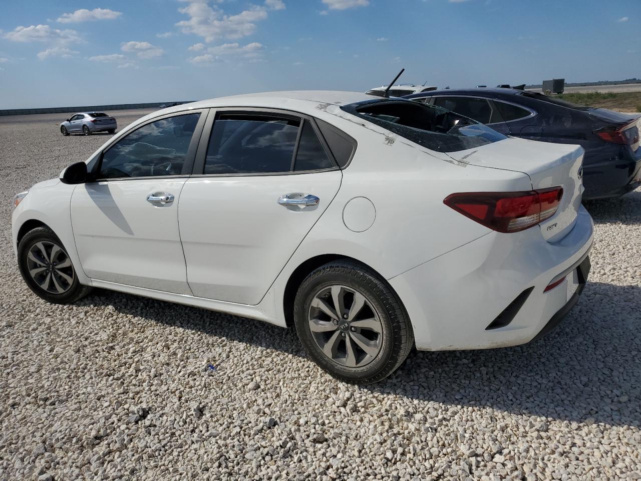 Изображение 2 2021 KIA RIO LX 2021 с VIN 3KPA24AD6ME375461
