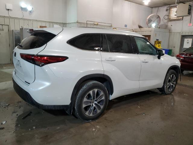 Image 3 of 2021 TOYOTA HIGHLANDER XLE 2021 with VIN 5TDGZRBH2MS104228