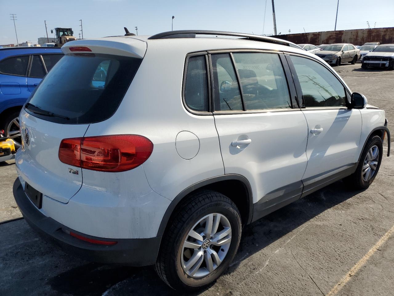 Obraz 3 z 2016 VOLKSWAGEN TIGUAN S 2016 z VIN WVGAV7AX5GW576972