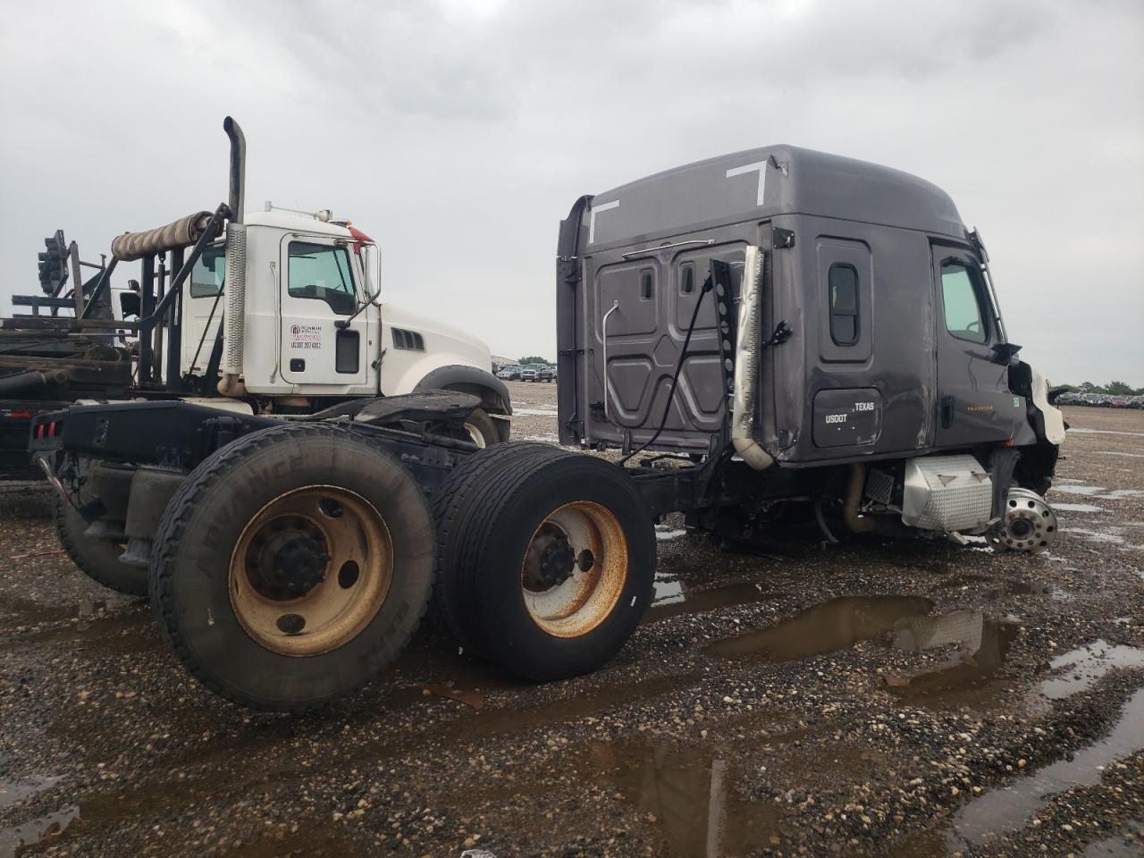 Изображение 3 2023 FREIGHTLINER CASCADIA 126  2023 с VIN 3AKJHHDR8PSUK0860