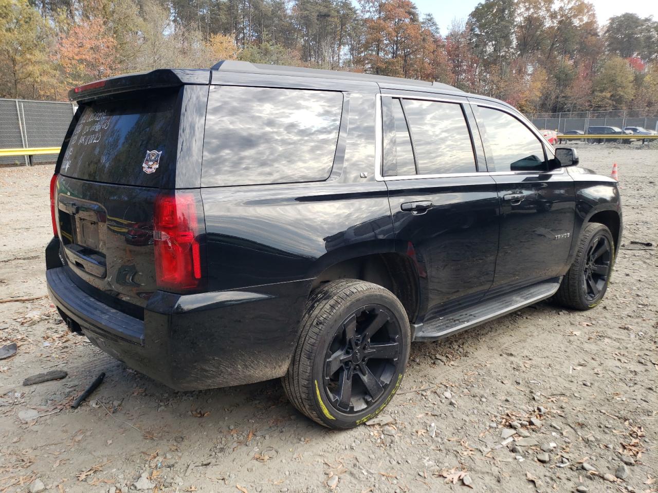 Obraz 3 z 2018 CHEVROLET TAHOE K1500 LT 2018 z VIN 1GNSKBKC6JR333829