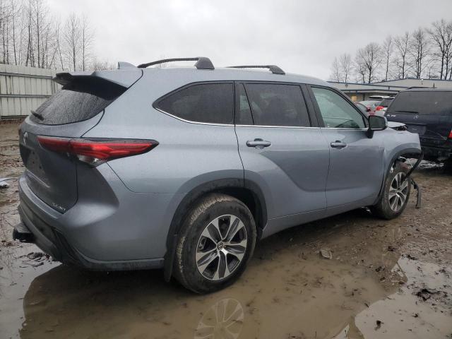 Image 3 of 2022 TOYOTA HIGHLANDER XLE 2022 with VIN 5TDHZRBH0NS251993