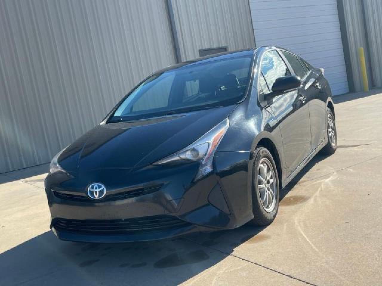 Изображение 2 2016 TOYOTA PRIUS  2016 с VIN JTDKBRFU7G3510047
