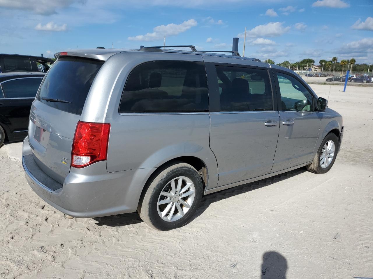 Изображение 3 2019 DODGE GRAND CARAVAN SXT 2019 с VIN 2C4RDGCG5KR712865