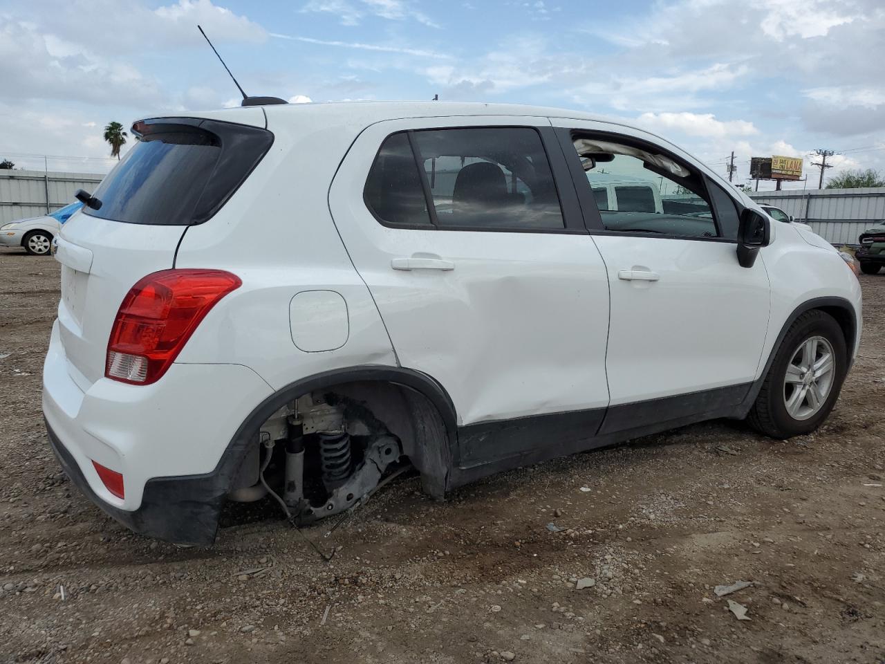 Image 3 of 2021 CHEVROLET TRAX LS 2021 with VIN KL7CJKSB0MB332774