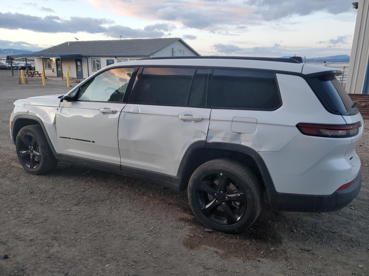 Image 2 of 2023 JEEP GRAND CHEROKEE L LAREDO 2023 with VIN 1C4RJKAG2P8884871