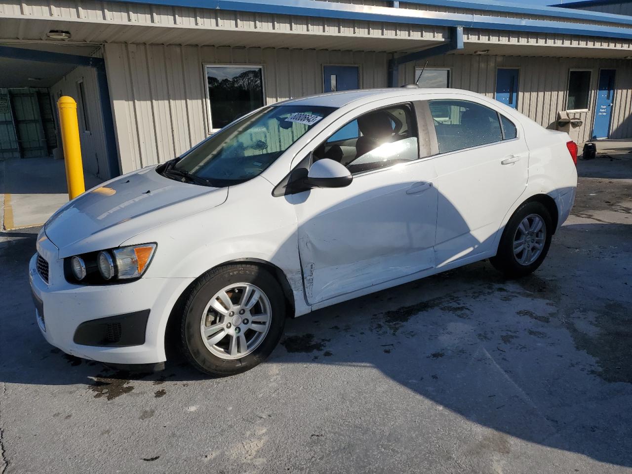 Image 1 of 2016 CHEVROLET SONIC LT 2016 with VIN 1G1JC5SH0G4136538