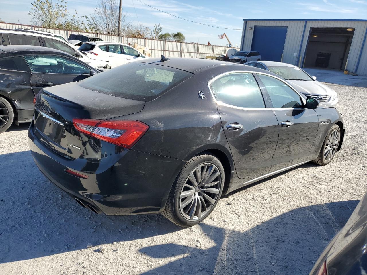 Изображение 3 2018 MASERATI GHIBLI S 2018 с VIN ZAM57YTA1J1287442