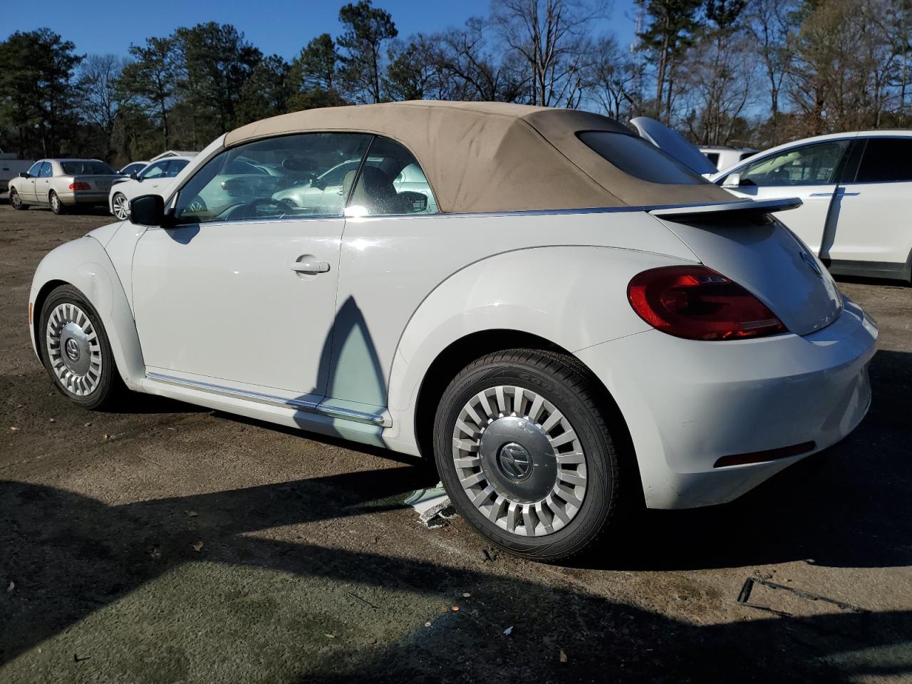 Изображение 2 2015 VOLKSWAGEN BEETLE 1.8T 2015 с VIN 3VW507AT9FM813959