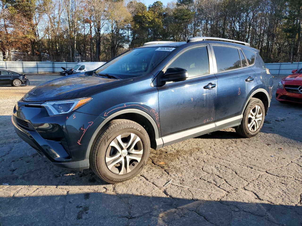 Image 1 of 2018 TOYOTA RAV4 LE 2018 with VIN JTMZFREV4JJ748227