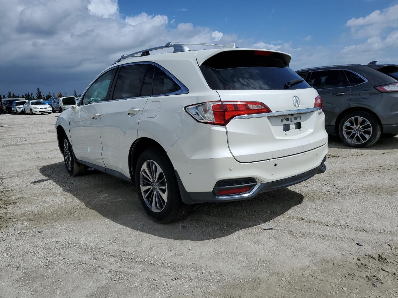 Изображение 2 2017 ACURA RDX ADVANCE 2017 с VIN 5J8TB3H70HL000277