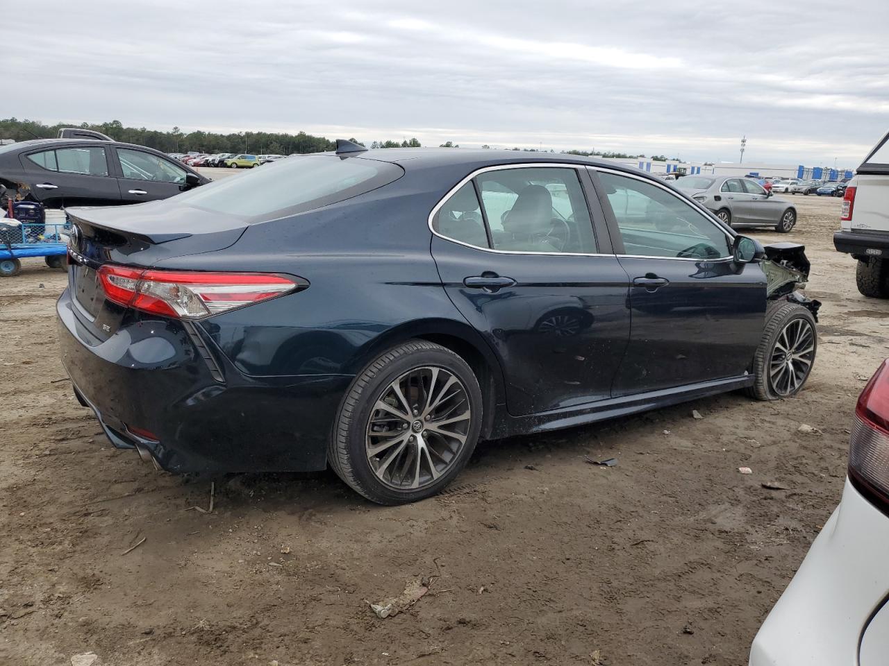 Obraz 3 z 2019 TOYOTA CAMRY L 2019 z VIN 4T1B11HK4KU758948