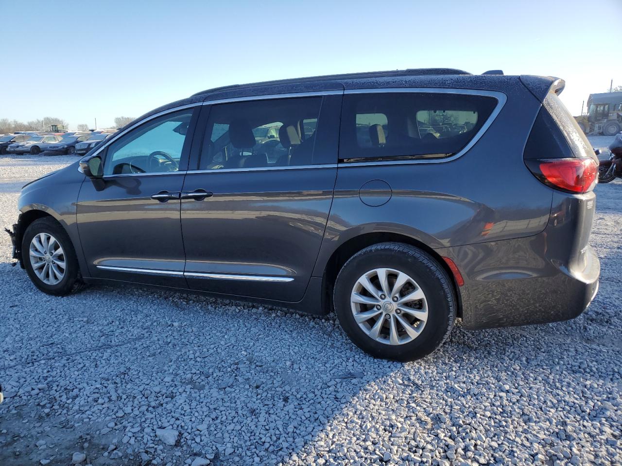 Изображение 2 2017 CHRYSLER PACIFICA TOURING L 2017 с VIN 2C4RC1BG9HR598430