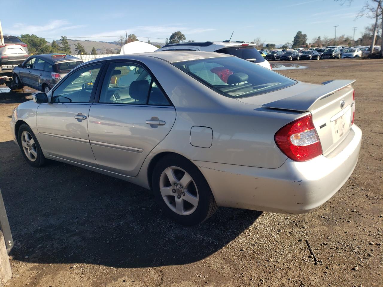 Image 2 of 2002 TOYOTA CAMRY LE 2002 with VIN 4T1BF32KX2U021002