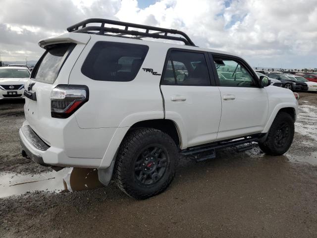 Изображение 3 2020 TOYOTA 4RUNNER SR5/SR5 PREMIUM 2020 с VIN JTEBU5JR4L5775900