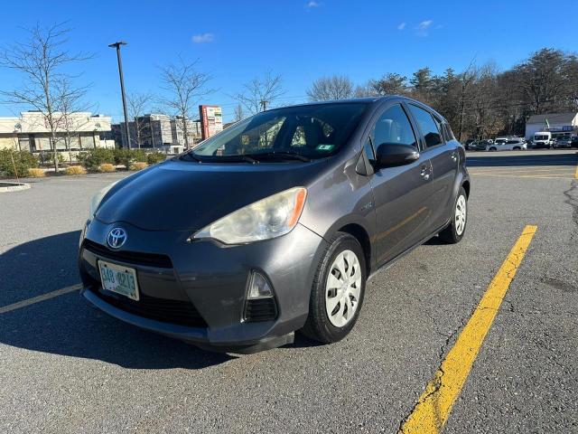 Obraz 2 z 2013 TOYOTA PRIUS C  2013 z VIN JTDKDTB32D1041168