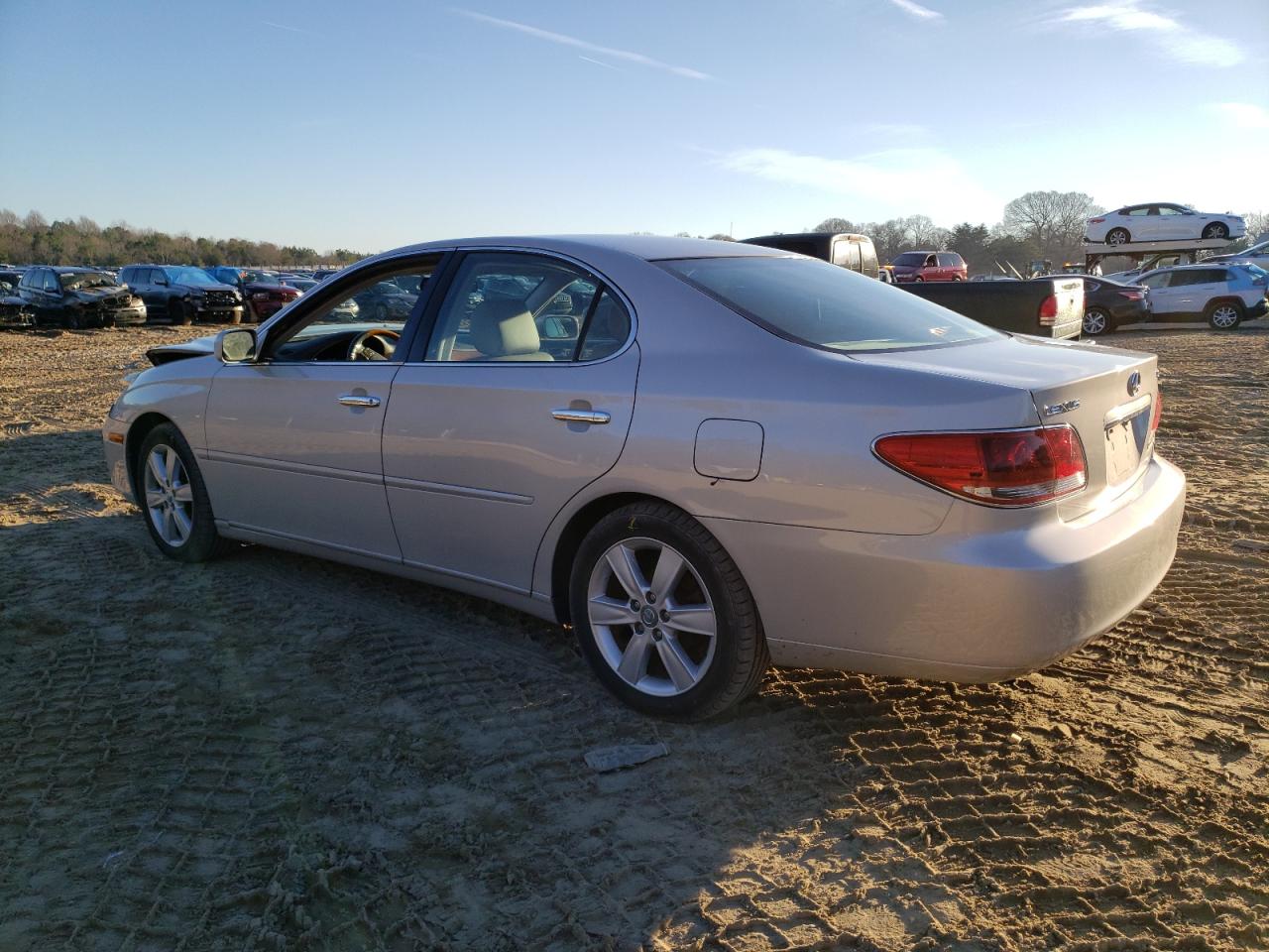 Изображение 2 2005 LEXUS ES 330 2005 с VIN JTHBA30G155093169