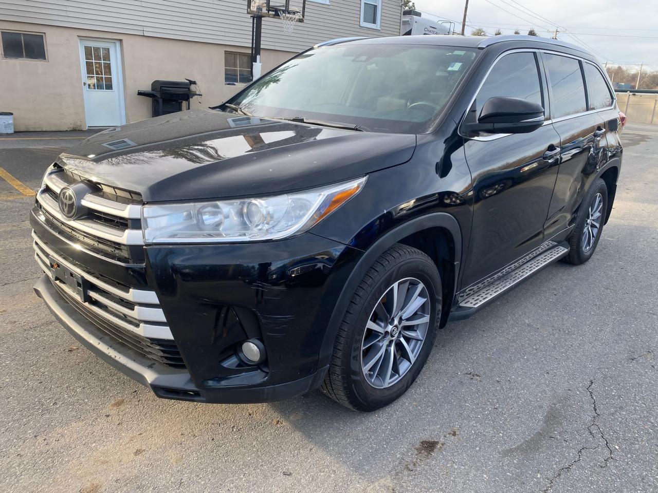 2017 TOYOTA HIGHLANDER SE 2017 image