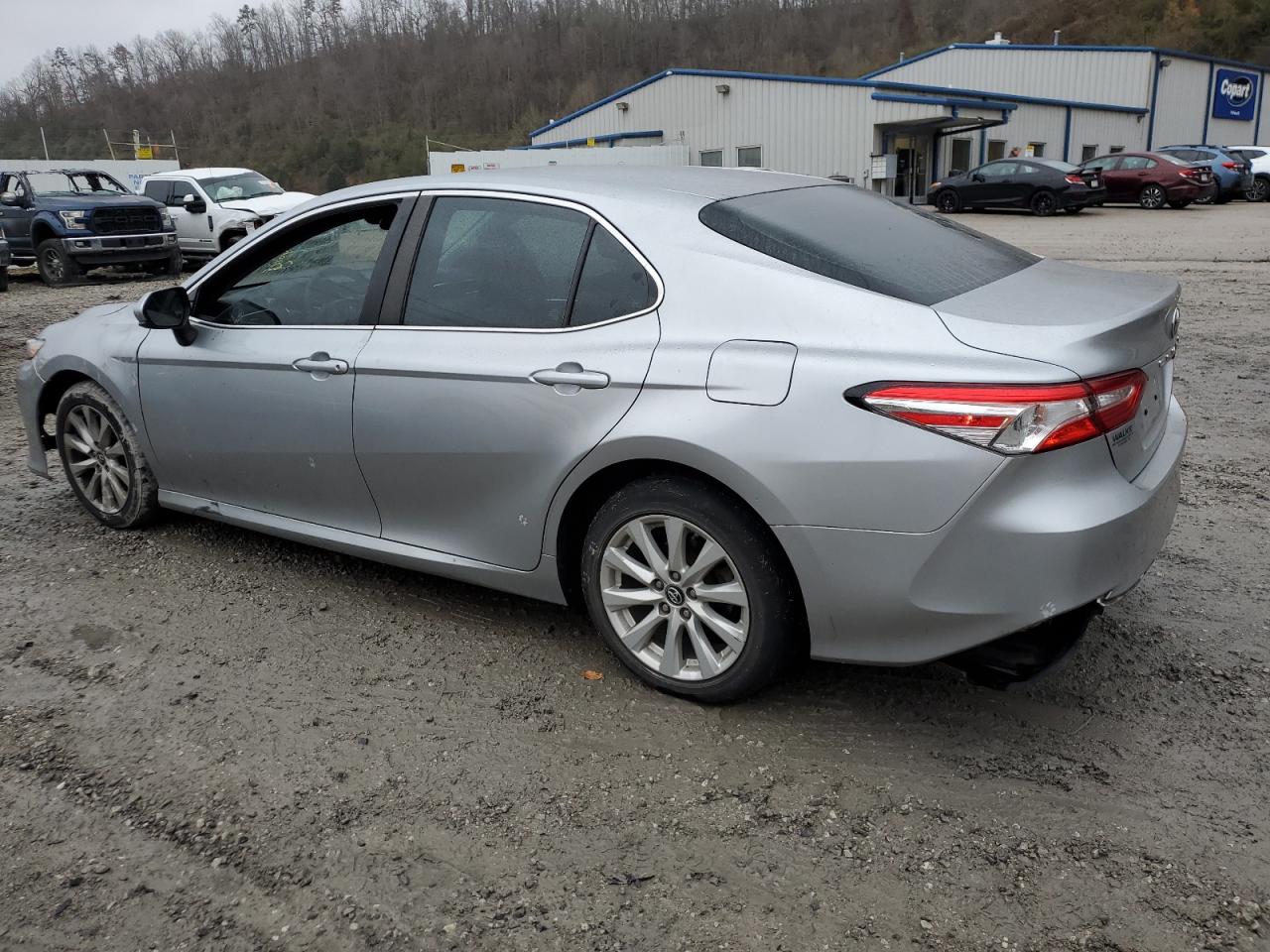 Изображение 2 2018 TOYOTA CAMRY L 2018 с VIN 4T1B11HK2JU579600