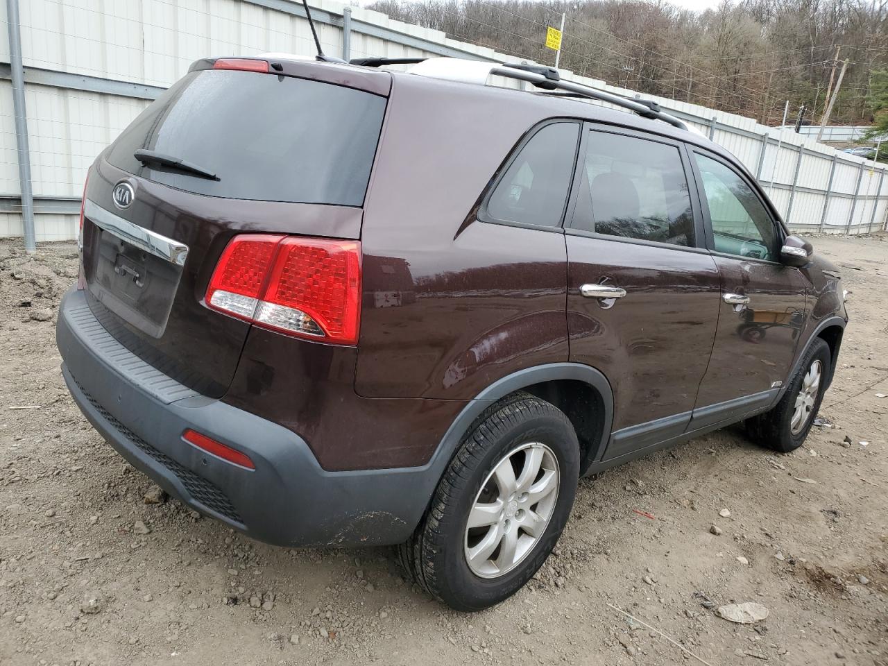 Obraz 3 z 2011 KIA SORENTO BASE 2011 z VIN 5XYKTCA17BG165386