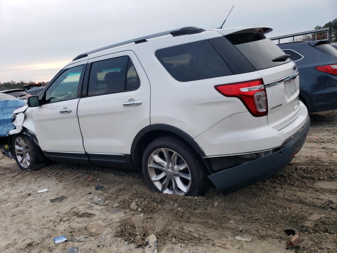 Image 2 of 2015 FORD EXPLORER LIMITED 2015 with VIN 1FM5K8F85FGA60573