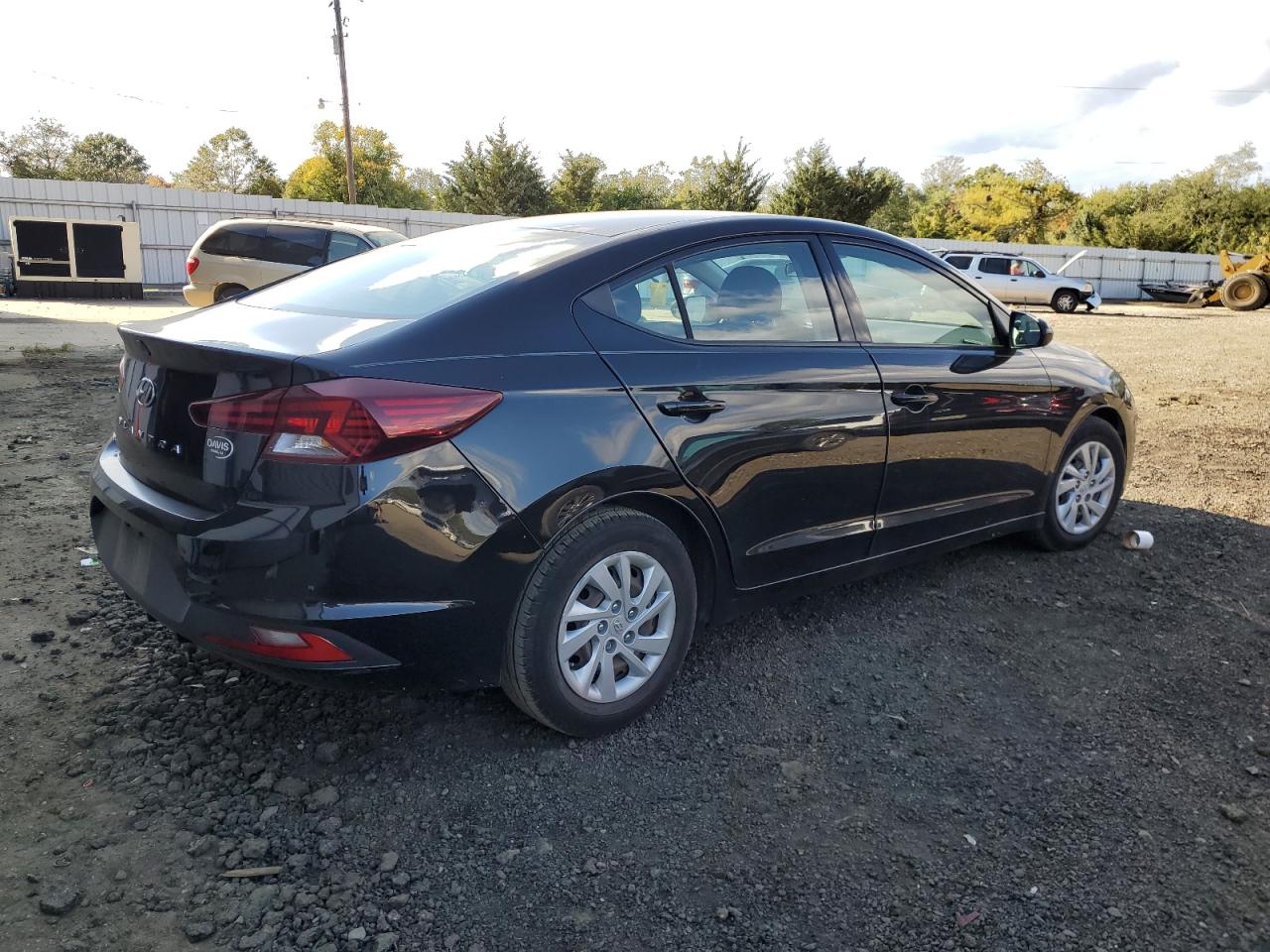 Изображение 3 2019 HYUNDAI ELANTRA SE 2019 с VIN 5NPD74LF1KH441288