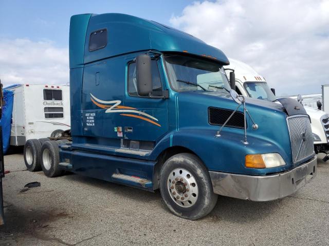 Изображение 1 2000 VOLVO VN  2000 с VIN 4V4ND4JJ9YN236450