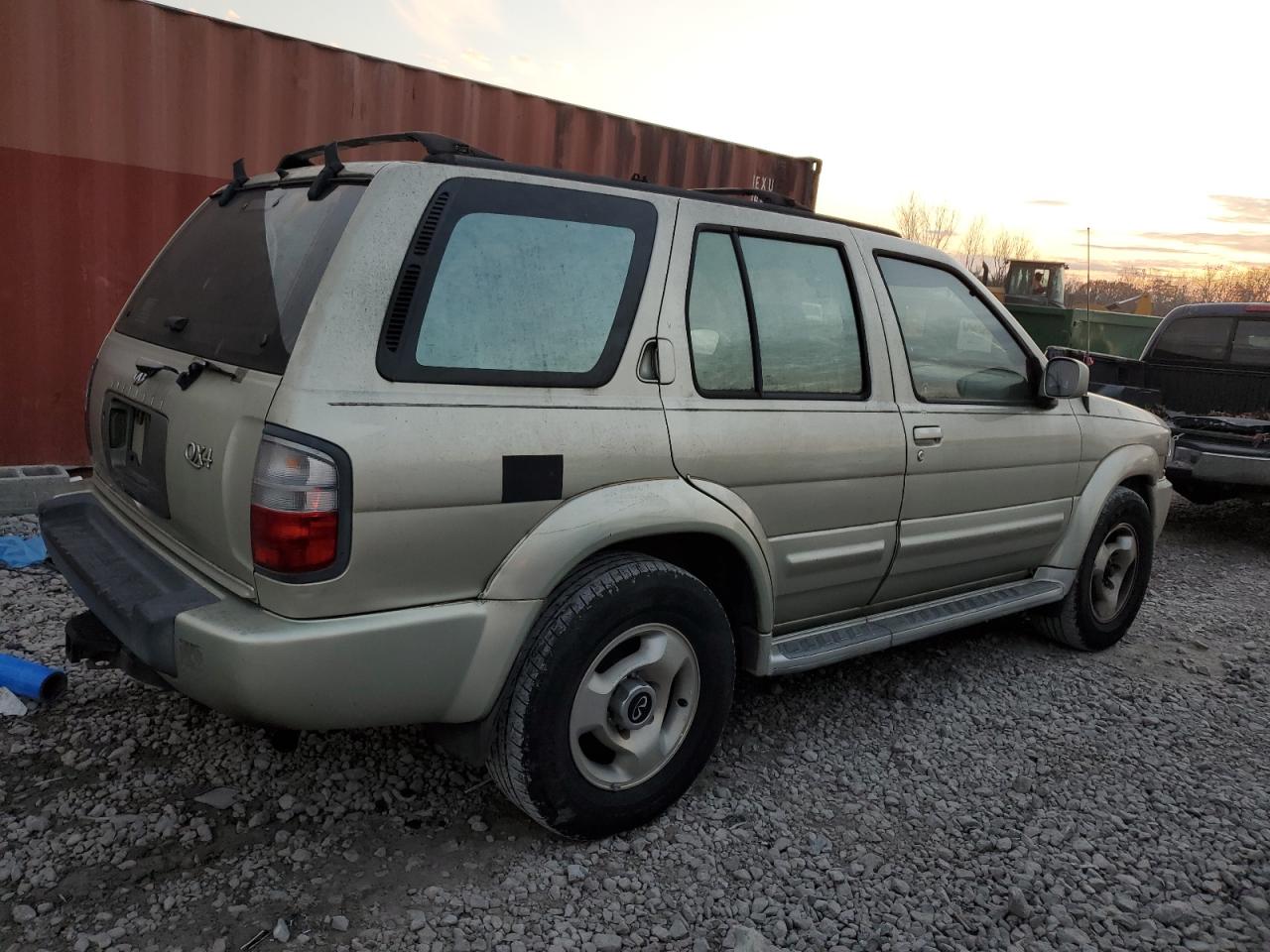 Obraz 3 z 1998 INFINITI QX4  1998 z VIN JNRAR05Y0WW026063