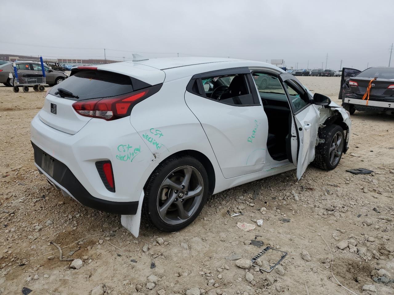 Image 3 of 2019 HYUNDAI VELOSTER BASE 2019 with VIN KMHTG6AF5KU018693