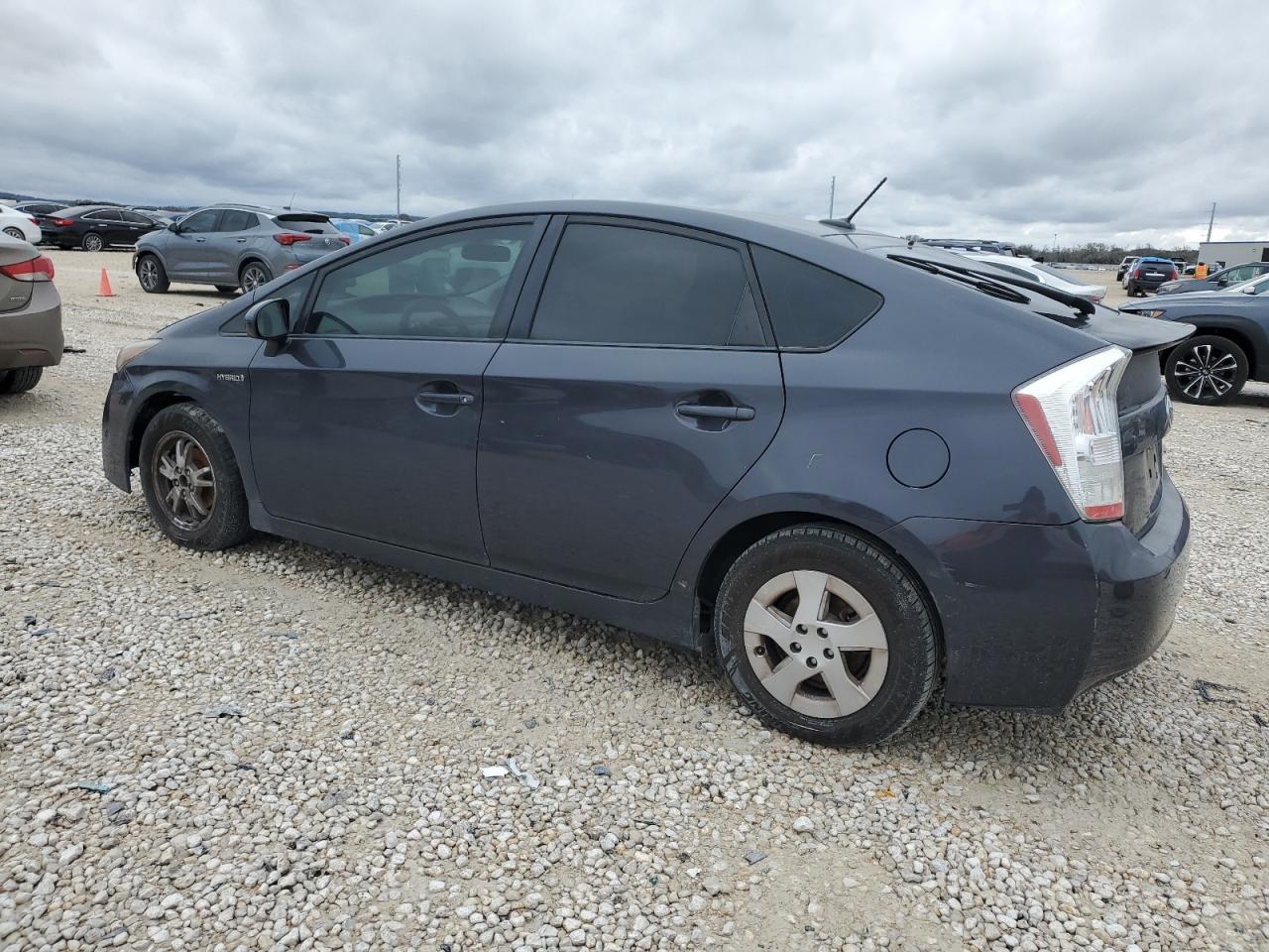 Obraz 2 z 2011 TOYOTA PRIUS  2011 z VIN JTDKN3DUXB0316310