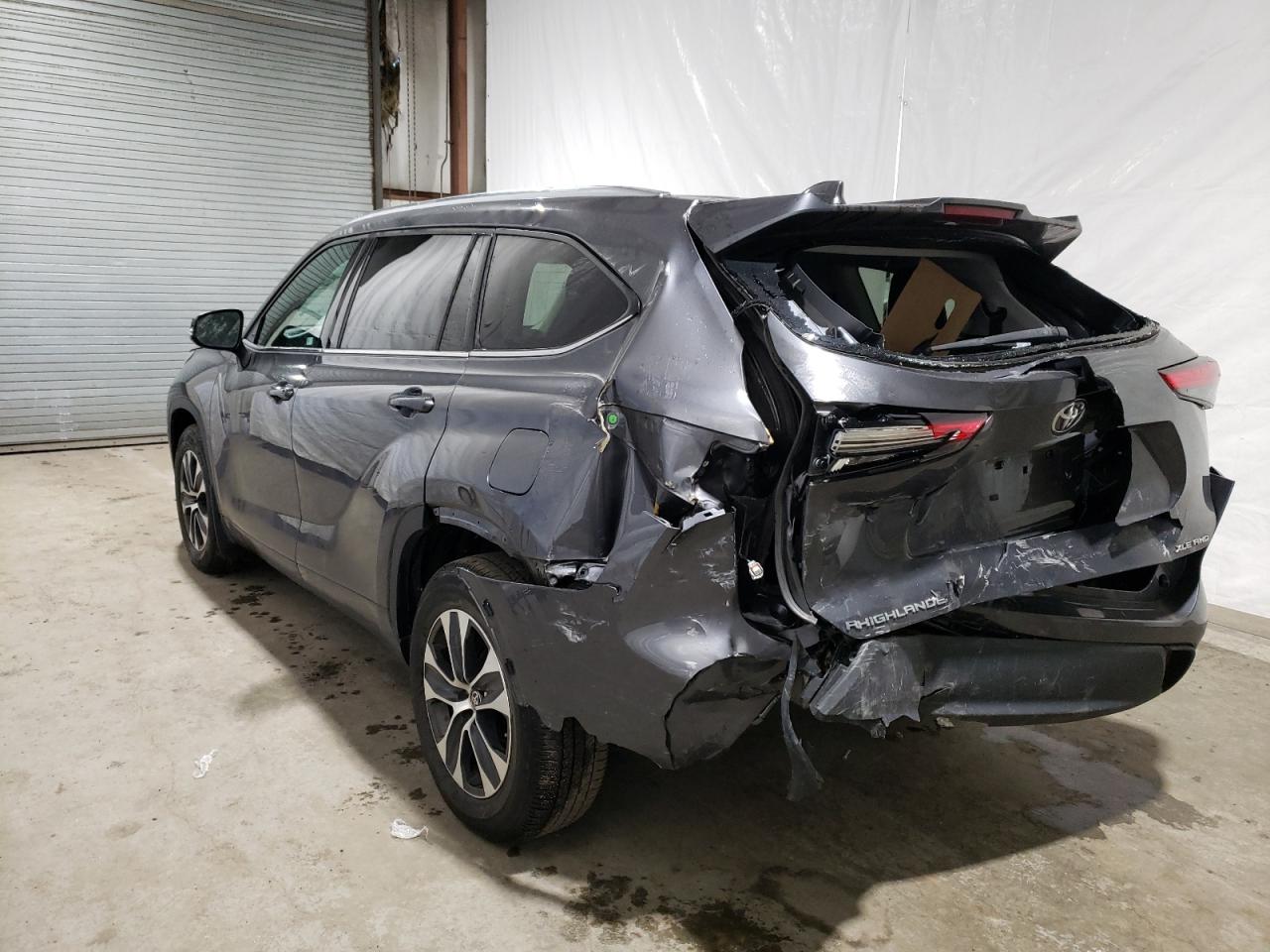 Изображение 2 2021 TOYOTA HIGHLANDER XLE 2021 с VIN 5TDGZRBH1MS067981