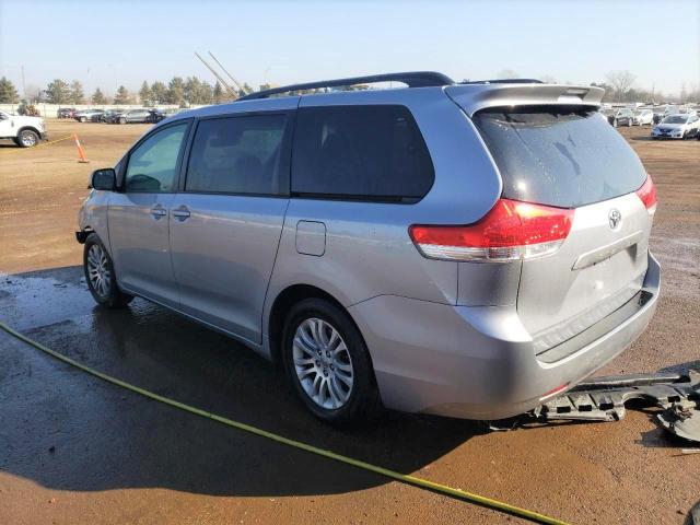 Изображение 2 2011 TOYOTA SIENNA XLE 2011 с VIN 5TDYK3DC1BS153232