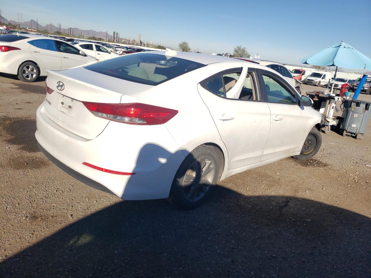 Image 3 of 2017 HYUNDAI ELANTRA SE 2017 with VIN 5NPD84LFXHH122347