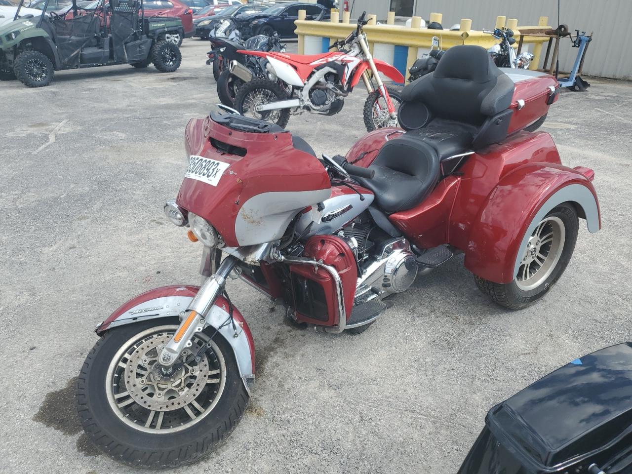 Obraz 2 z 2019 HARLEY-DAVIDSON FLHTCUTG  2019 z VIN 1HD1MAF19KB852058