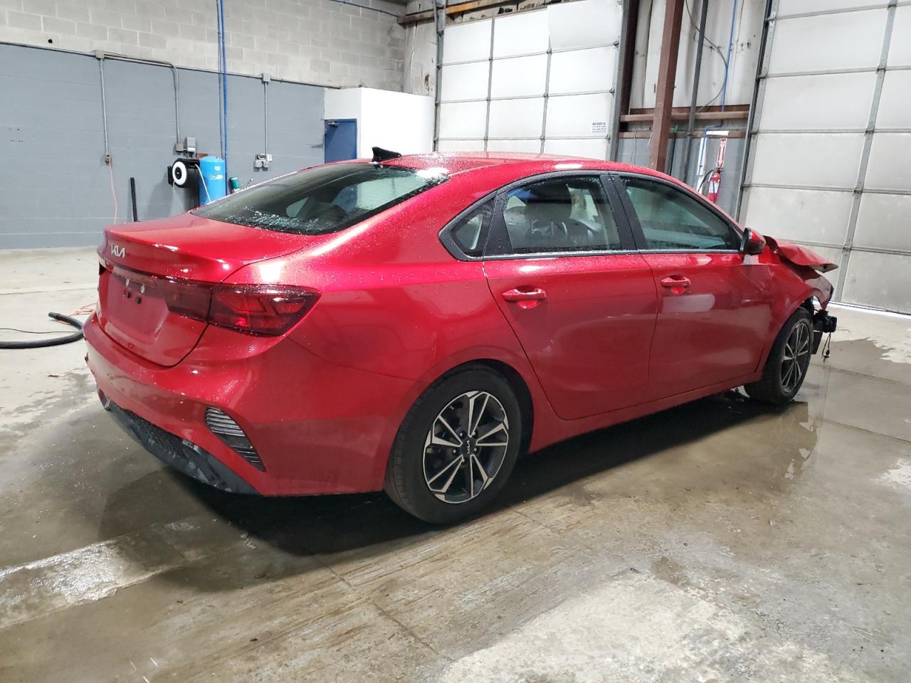 Изображение 3 2023 KIA FORTE LX 2023 с VIN 3KPF24AD3PE571240