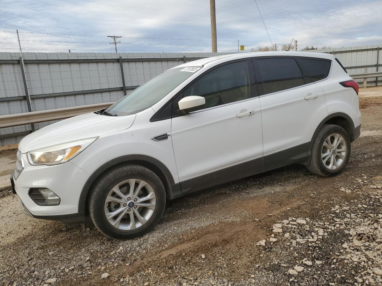 Obraz 1 z 2019 FORD ESCAPE SE 2019 z VIN 1FMCU0GD2KUA40954