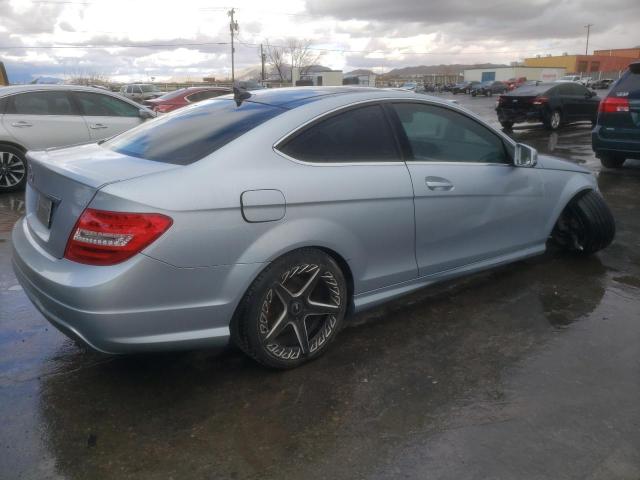 Obraz 3 z 2013 MERCEDES-BENZ C 250 2013 z VIN WDDGJ4HB3DG058387