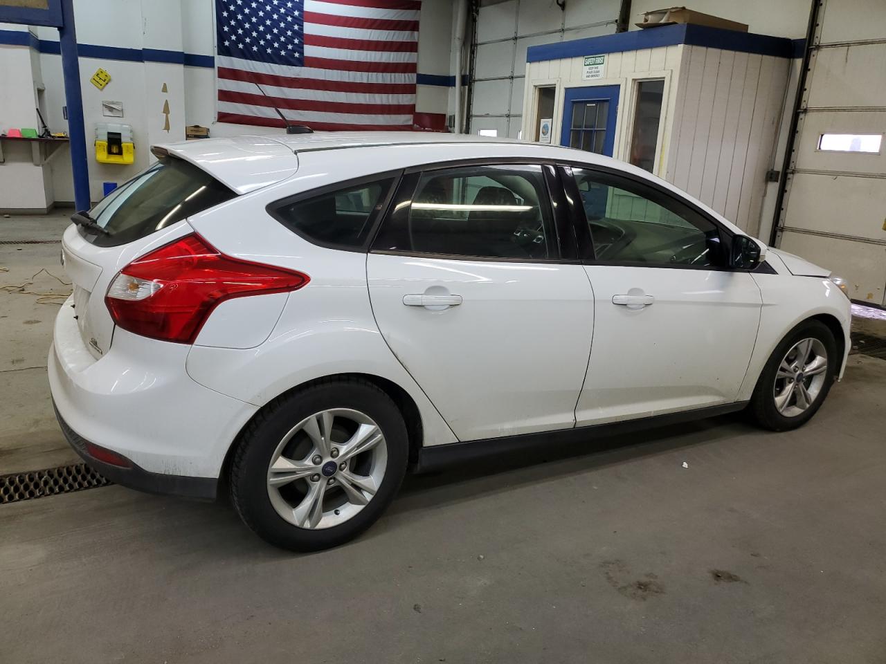 Image 3 of 2014 FORD FOCUS SE 2014 with VIN 1FADP3K28EL131427