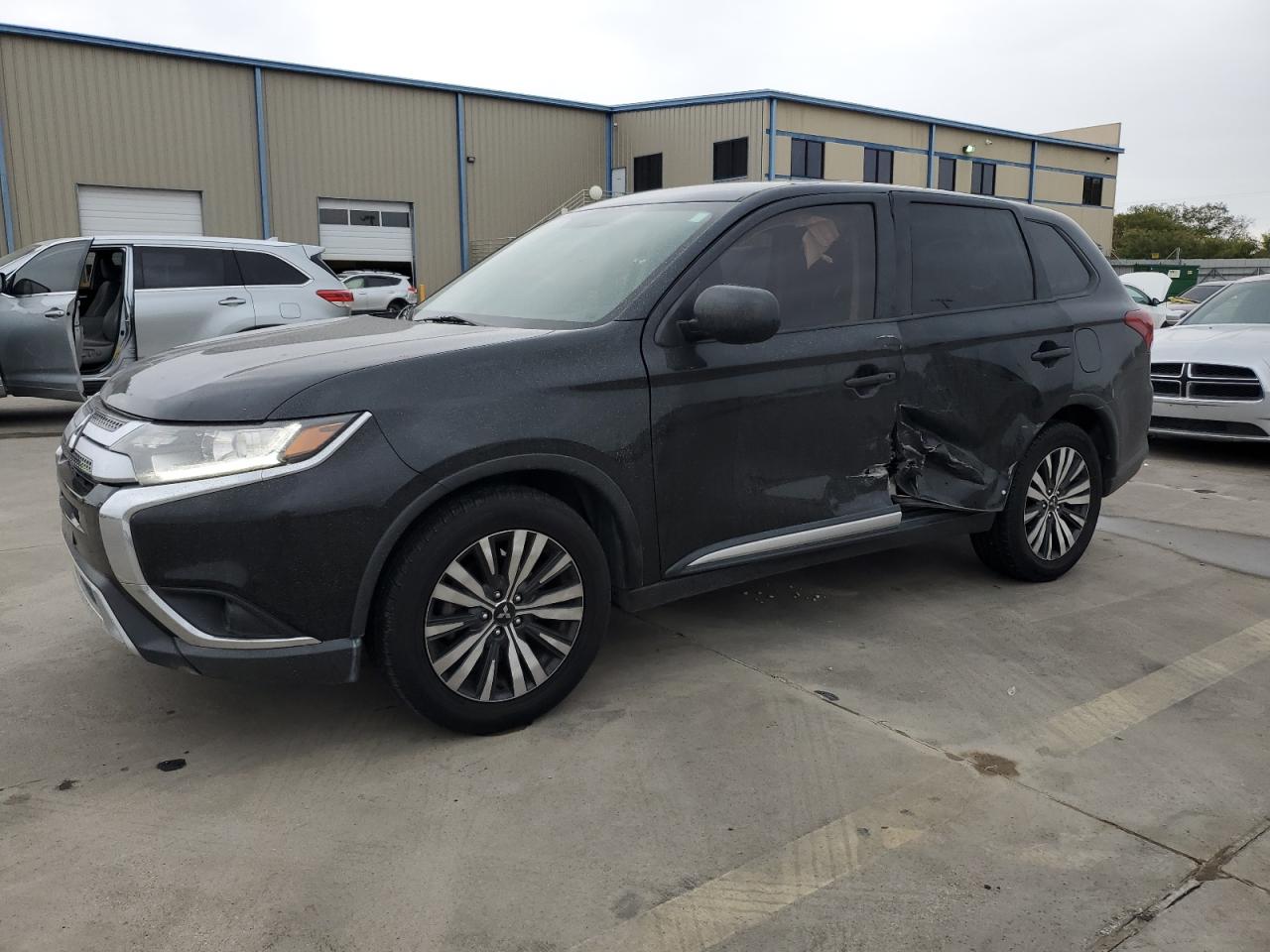 2019 MITSUBISHI OUTLANDER ES 2019 image