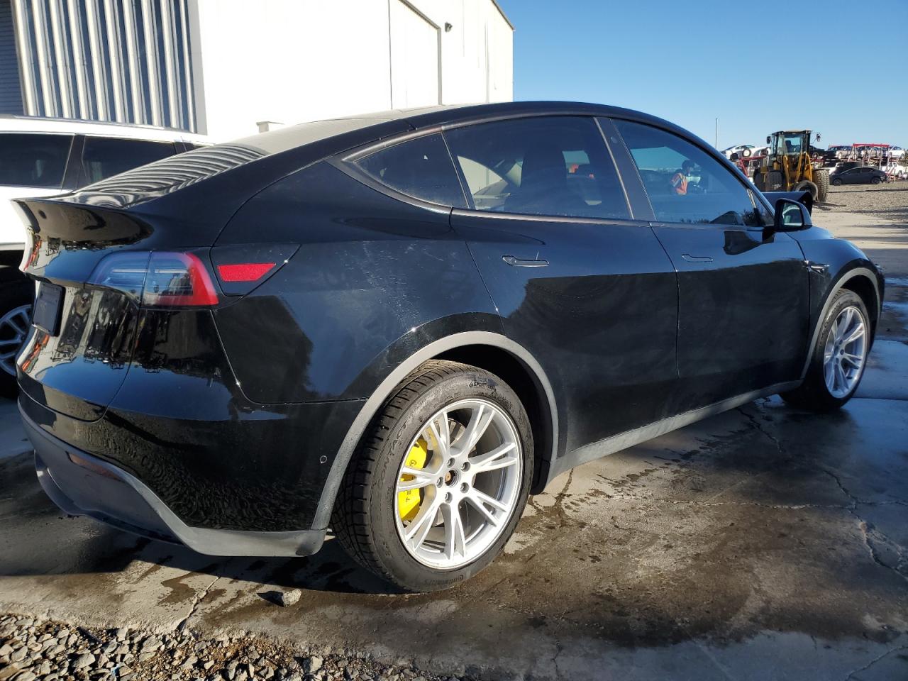 Изображение 3 2020 TESLA MODEL Y  2020 с VIN 5YJYGDEE3LF017648