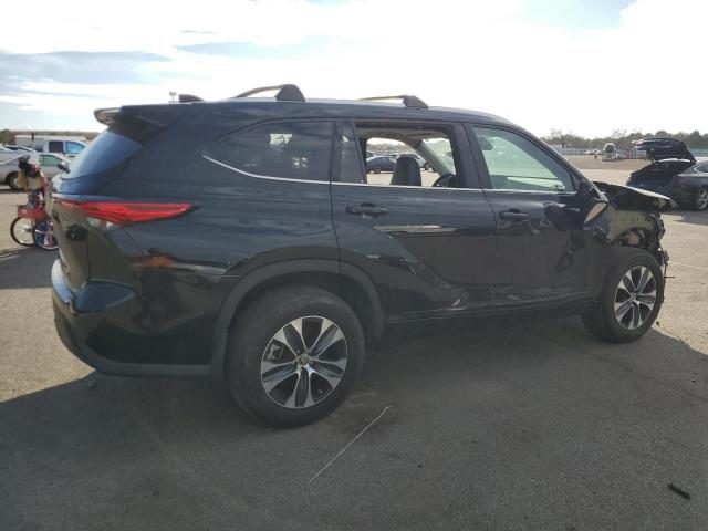 Изображение 3 2021 TOYOTA HIGHLANDER XLE 2021 с VIN 5TDHZRBH4MS122475