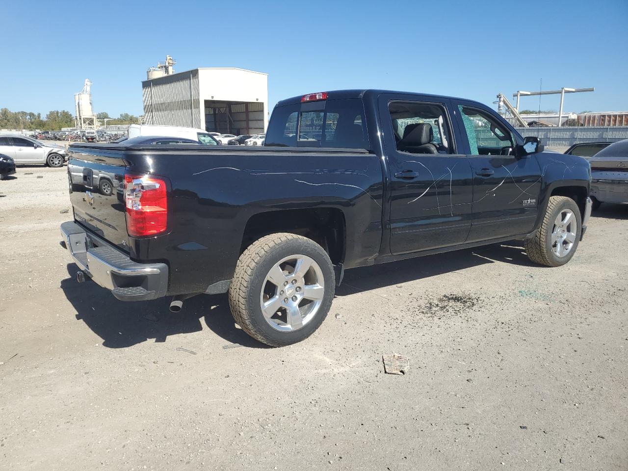 Image 3 of 2017 CHEVROLET SILVERADO C1500 LT 2017 with VIN 3GCPCREC7HG187967
