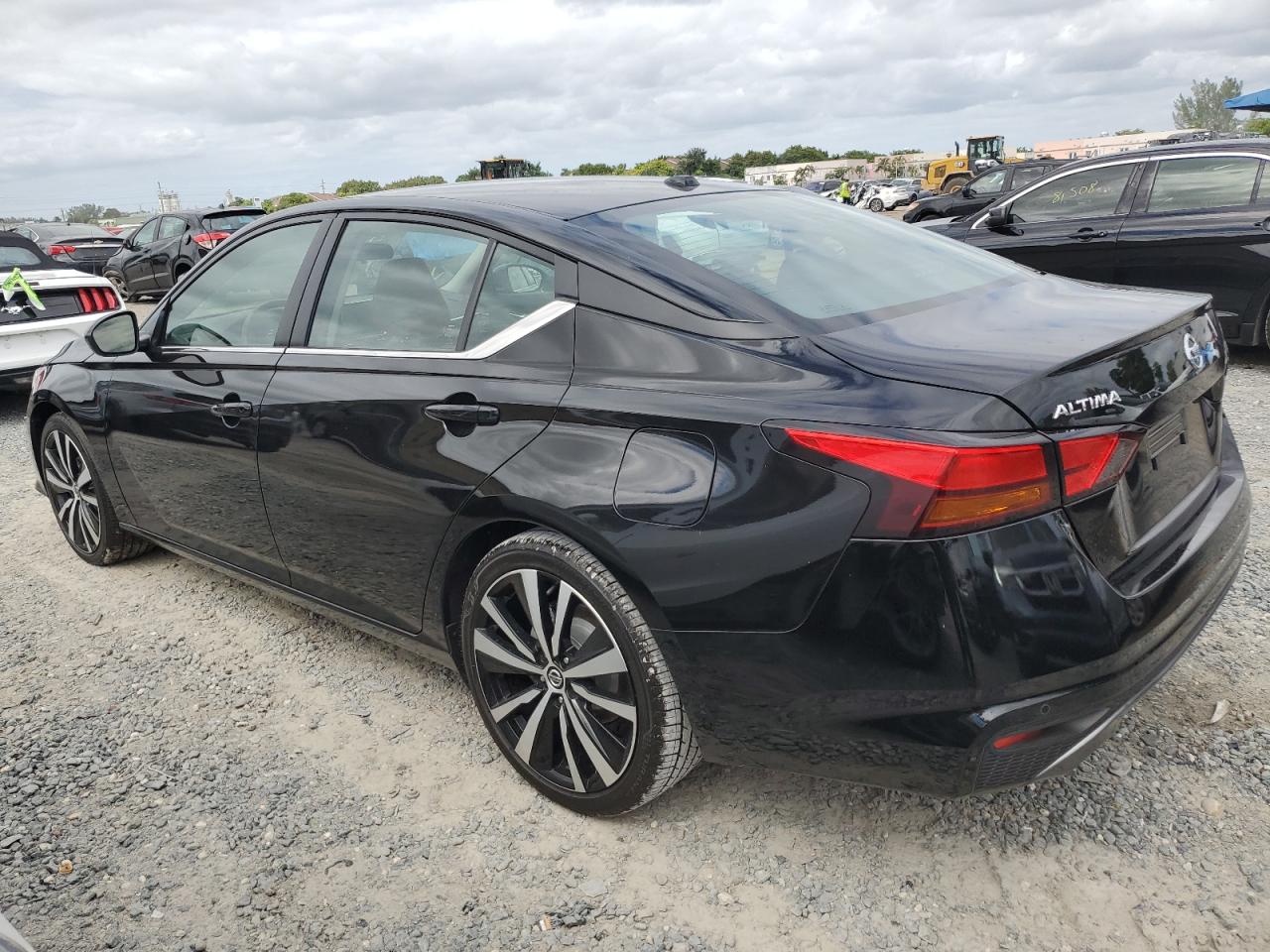 Image 2 of 2022 NISSAN ALTIMA SR 2022 with VIN 1N4BL4CV9NN406101