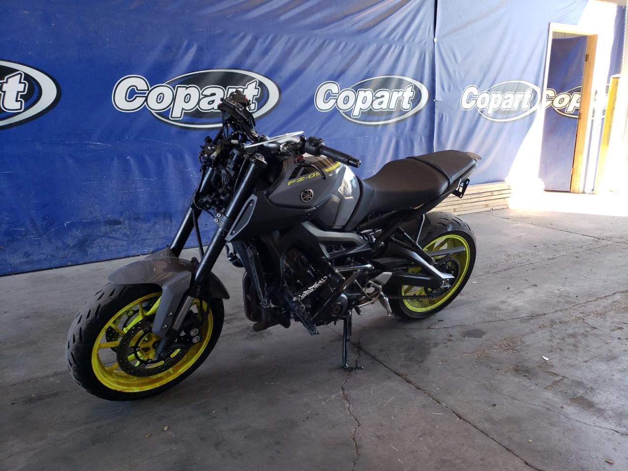 Изображение 2 Yamaha Fz09 2016 с VIN JYARN33E2GA010675