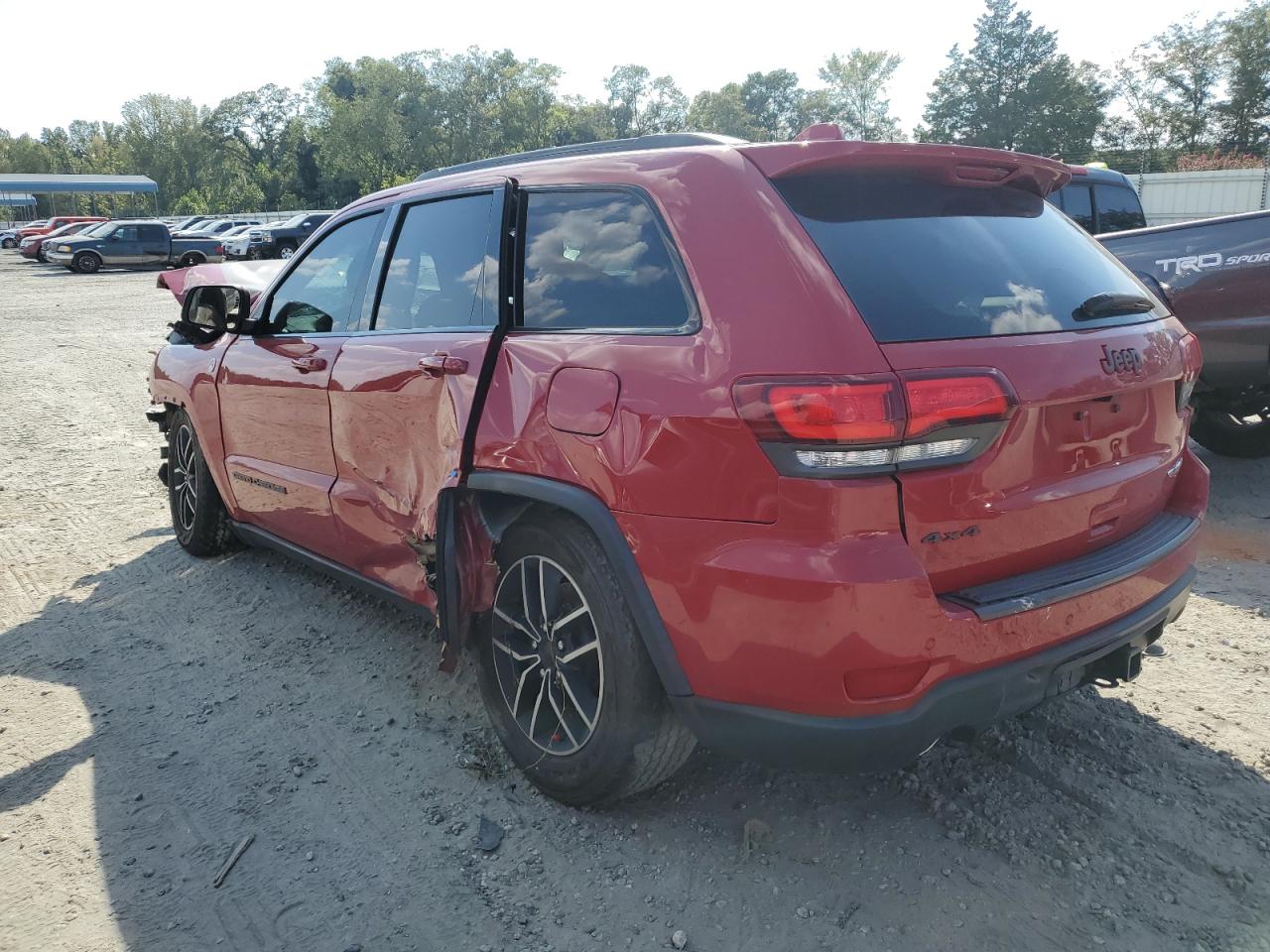 Изображение 2 Jeep Grand Cherokee Trailhawk 2019 с VIN 1C4RJFLG3KC804844